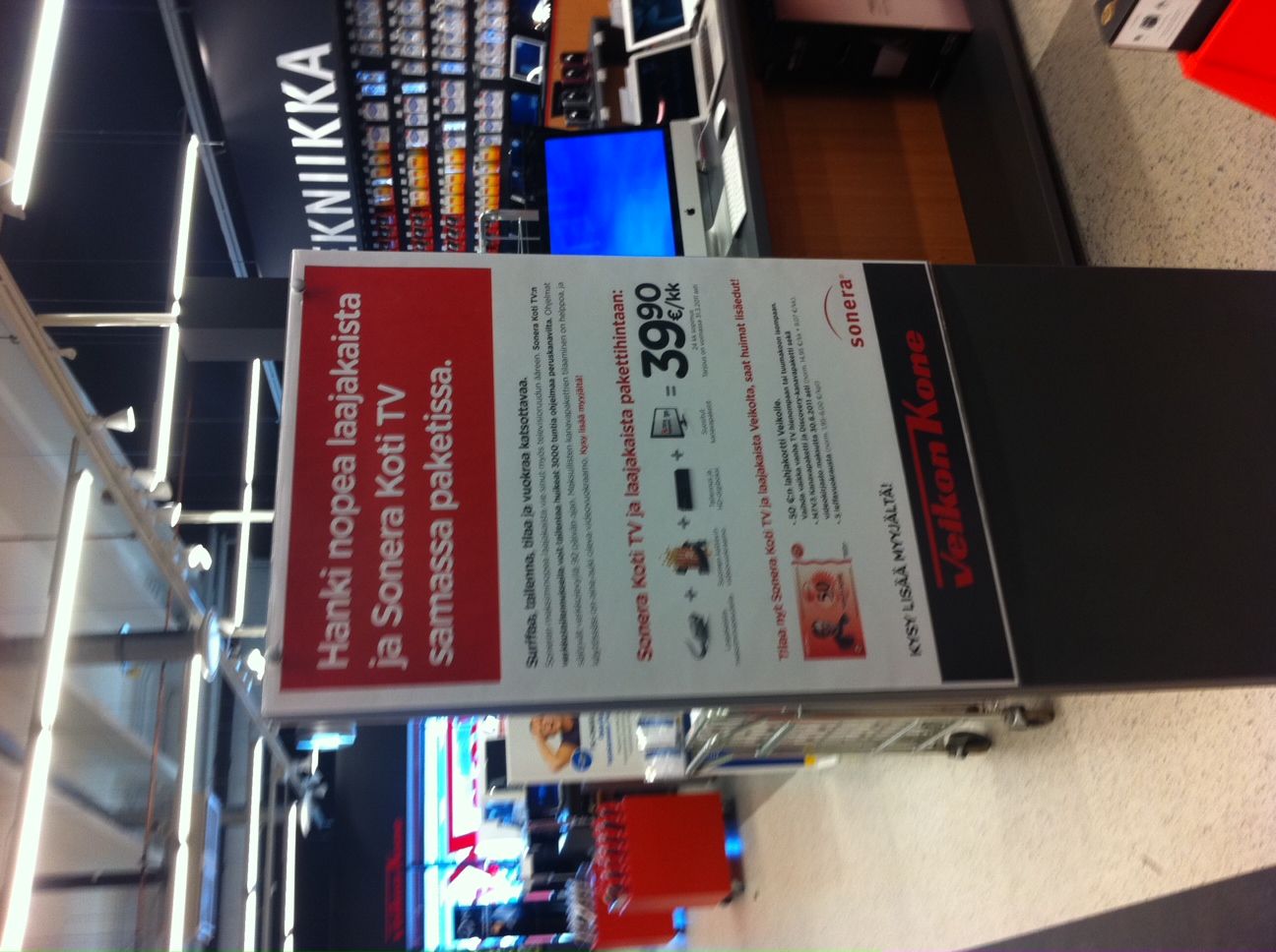 Sonera Koti TV advertising display at Veikon Kone store