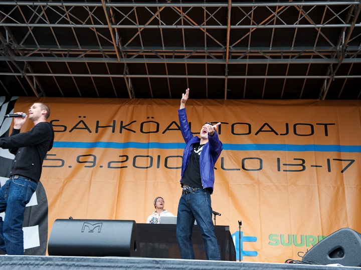 Suurpelto Electric Car event stage performance